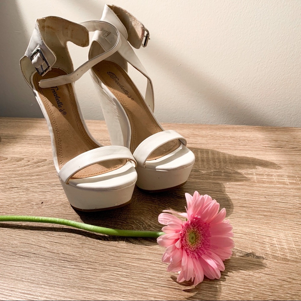 3 for $18 ‼️ | Breckelles White Wedges 🌸